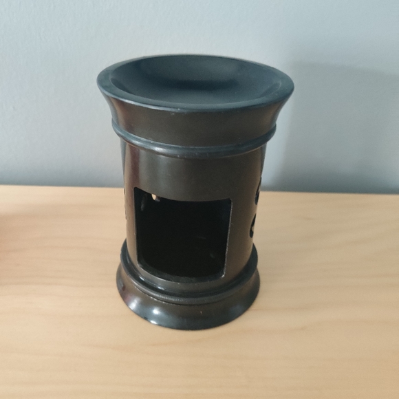 Soapstone oil warmer soapstone black from The Body Shop - Picture 3 of 6